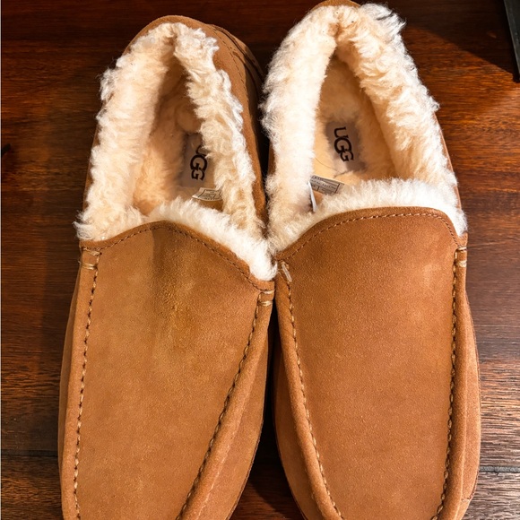 UGG Men\'s Brown Suede Loafers main image 4